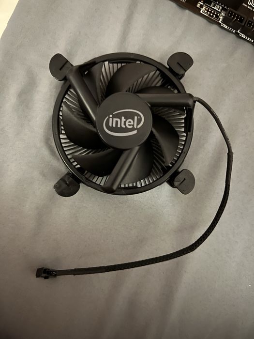 Комплект!!! Материнка+проц+озу+башня