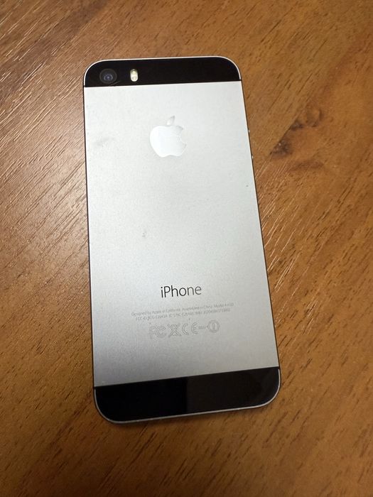 Продом Айфон 5s под ремонт.