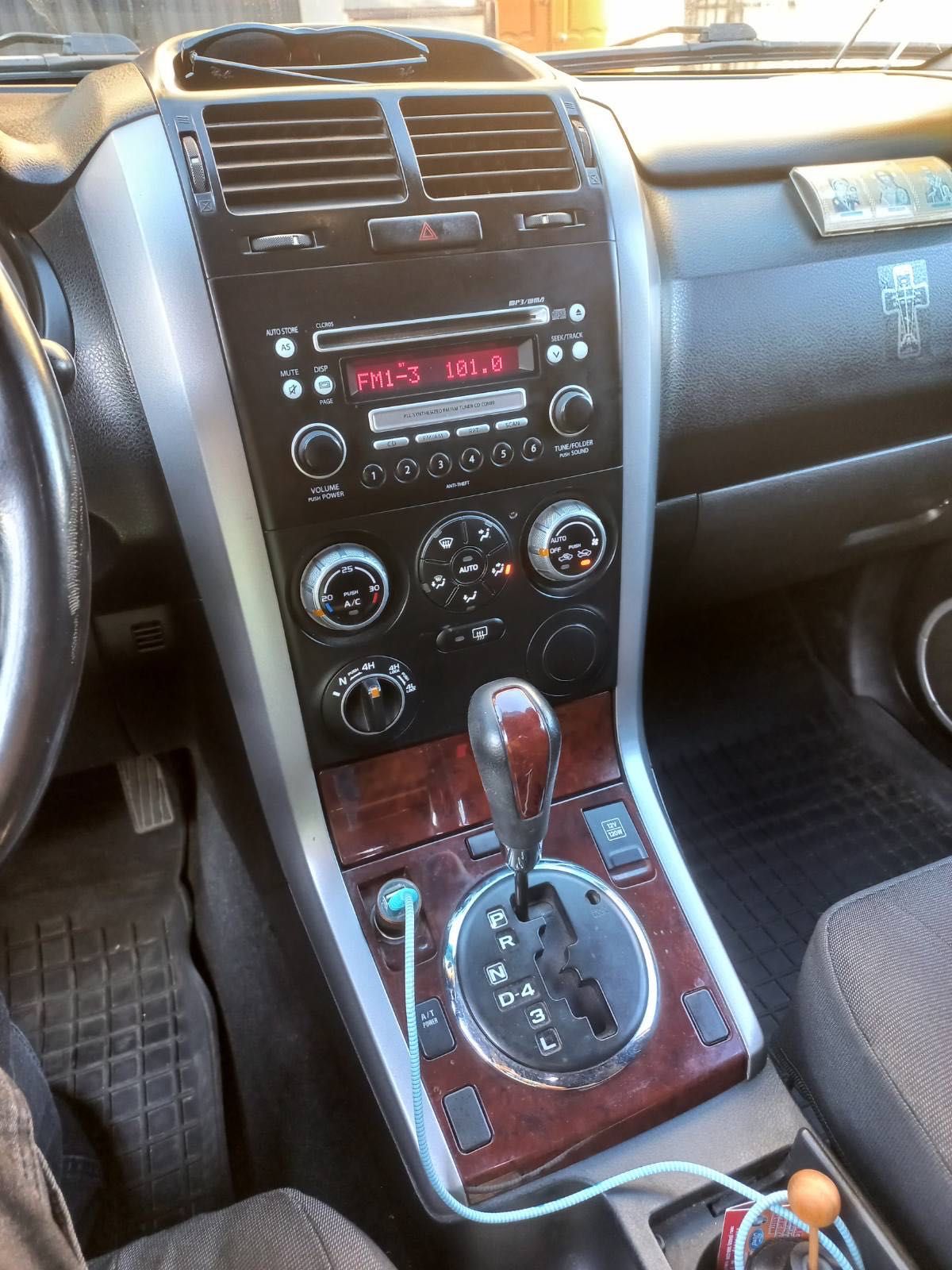 Автомобиль Suzuki Grand Vitara
