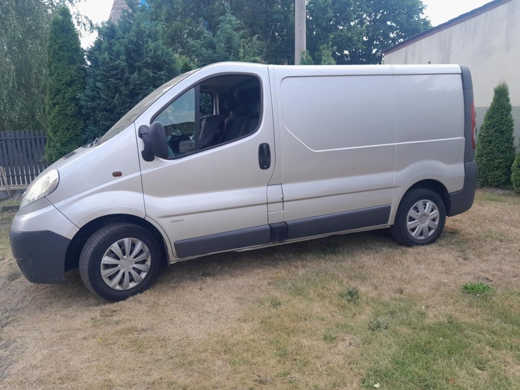 Opel vivaro sprowadzony klima bezwypadkowy