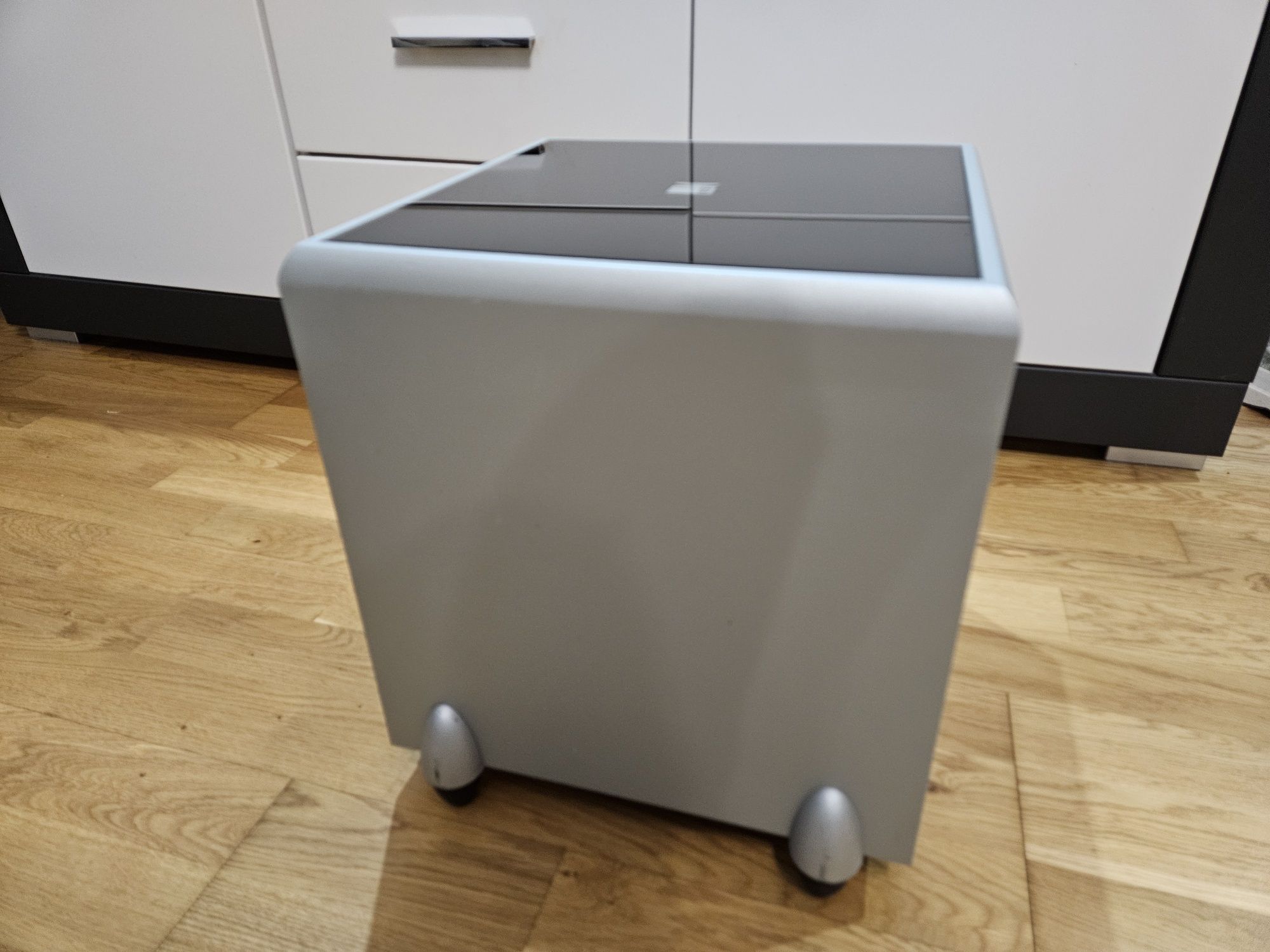 KEF PSW 2010 Subwoofer aktywny