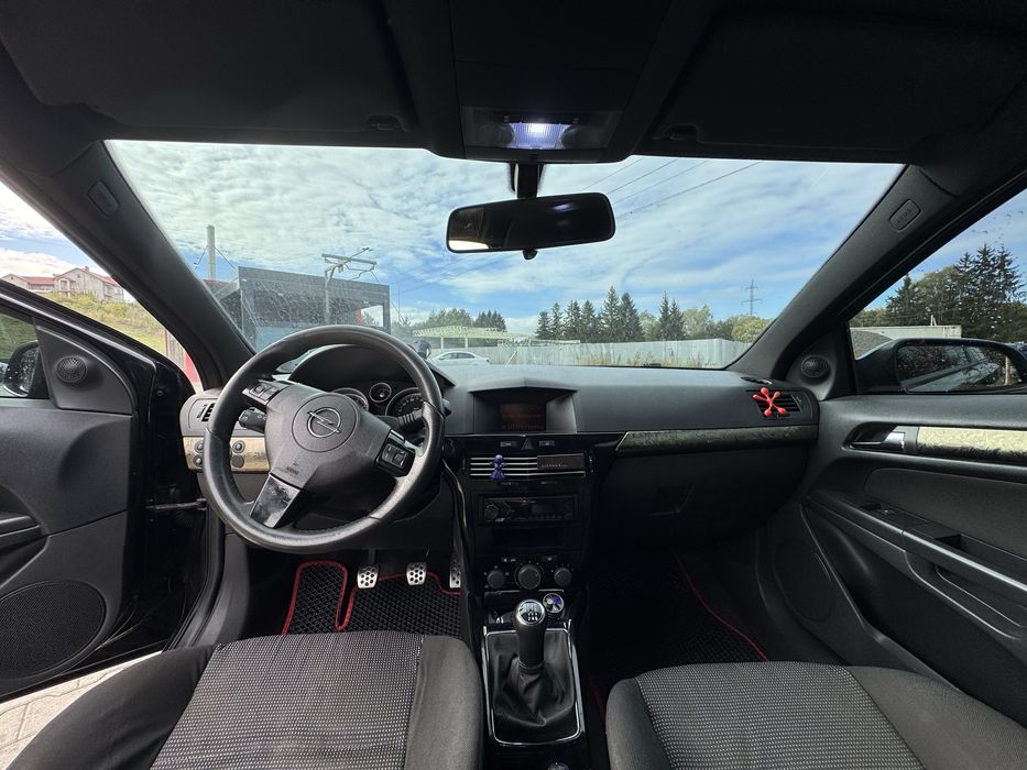 Opel astra h gtc