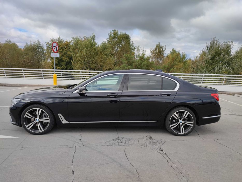 Wynajem wypozyczalnia samochodow aut premium BMW 740Li X-Drive