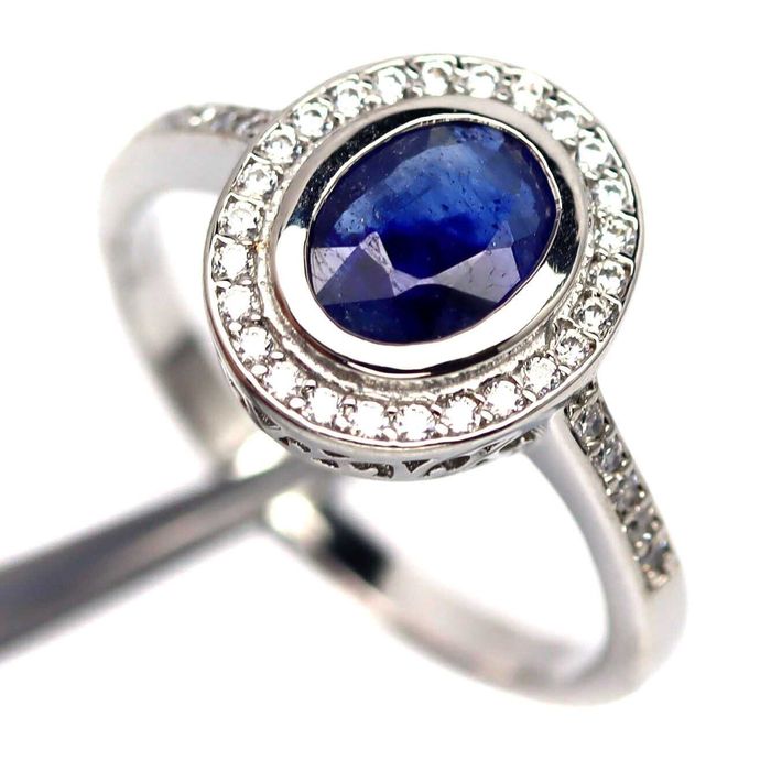 Кольцо с синим сапфиром 6х8 мм, серебро 925 пробы, размеры 18.19