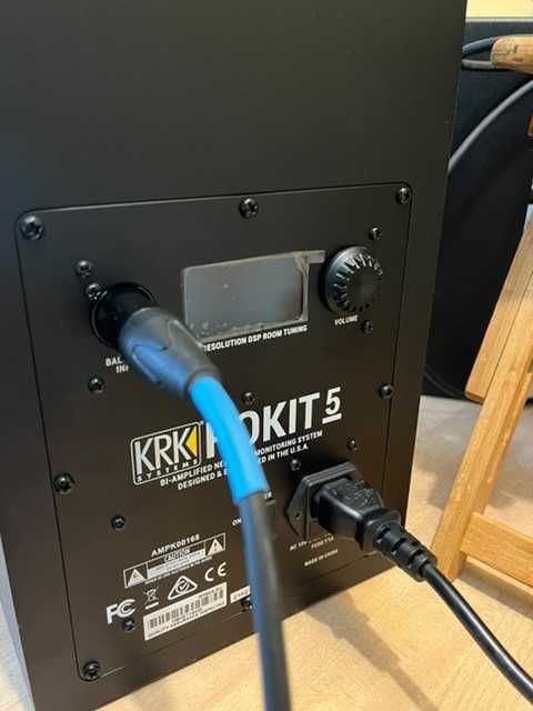 Monitory studyjne KRK ROKIT RP5 G4 wraz z kablami