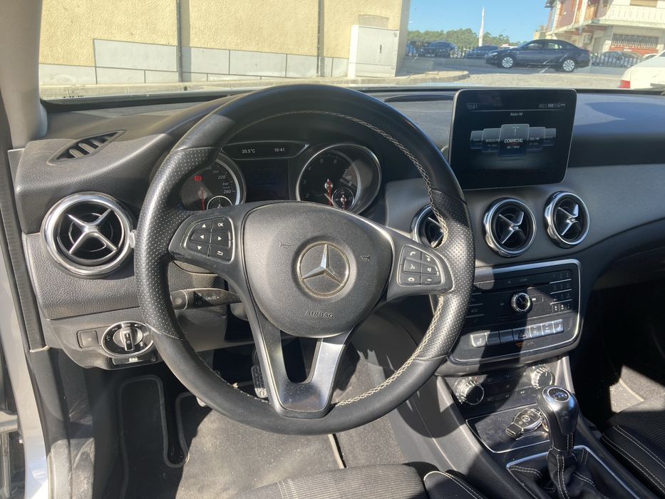 Mercedes-Benz 180 GLA  gasolina, ano 2018 kms 47 mil
