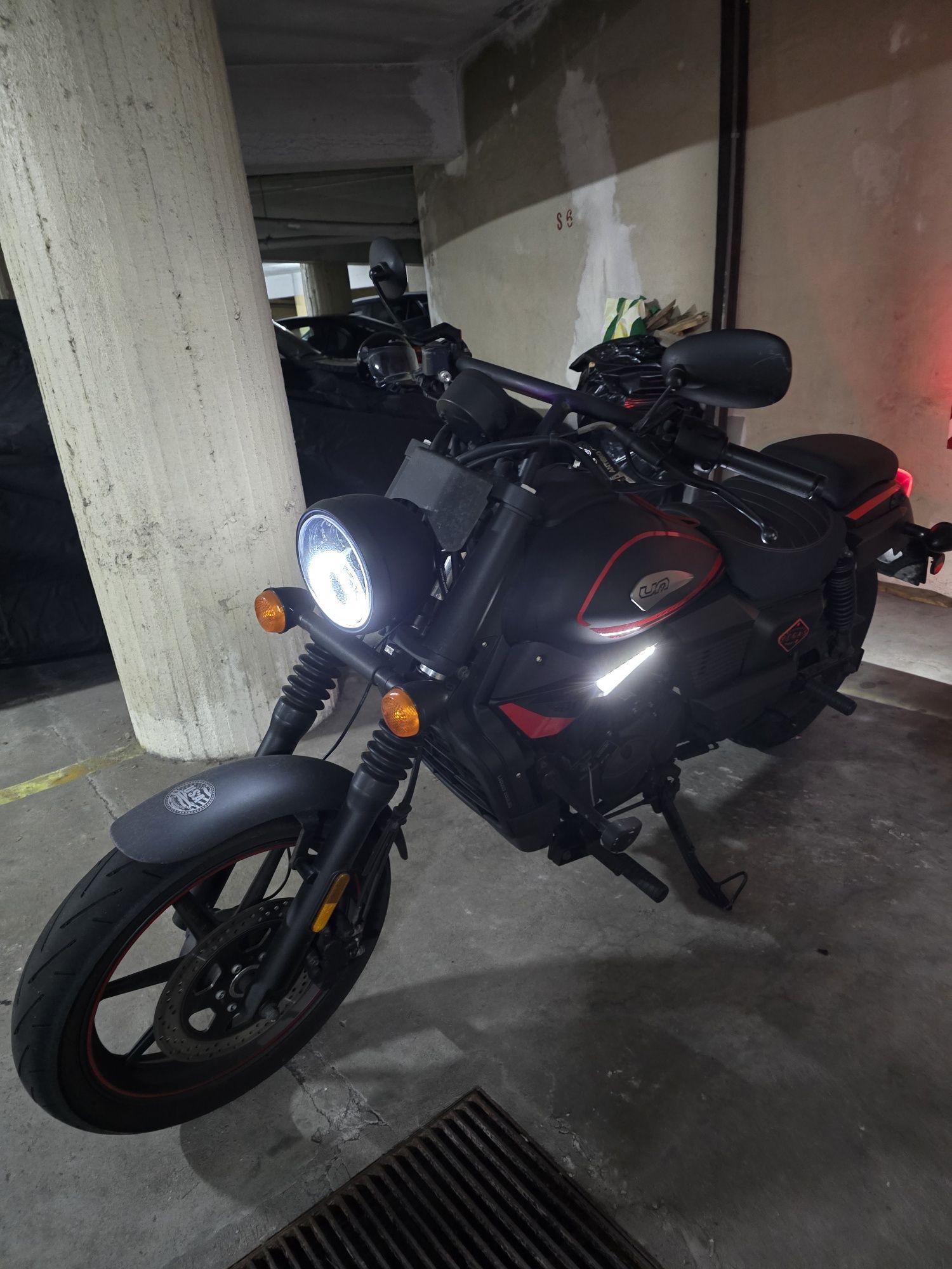 Mota 125  renegade de garagem como nova