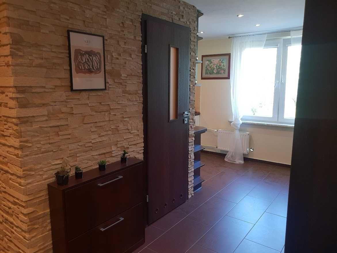 Duża kawalerka z balkonem przy szpitalu Jurasza, nad barem "Kaprys"