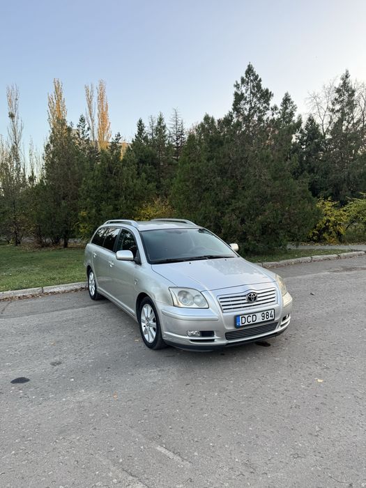 Toyota Avensis 2,0d механіка дизельний універсал в гарному стані