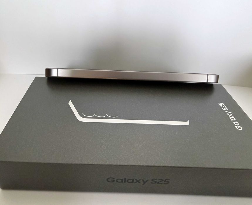 Samsung S25 256GB kolor Srebrny - jak NOWY na GWARANCJI