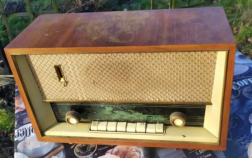 Stare polskie radio Goplana 3211 lampowe, dizajn PRL