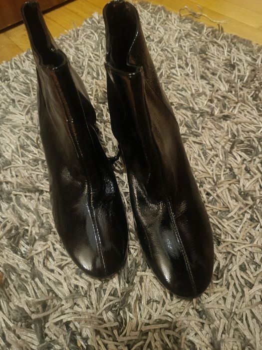 Botins em verniz Glória Ortiz tam.39