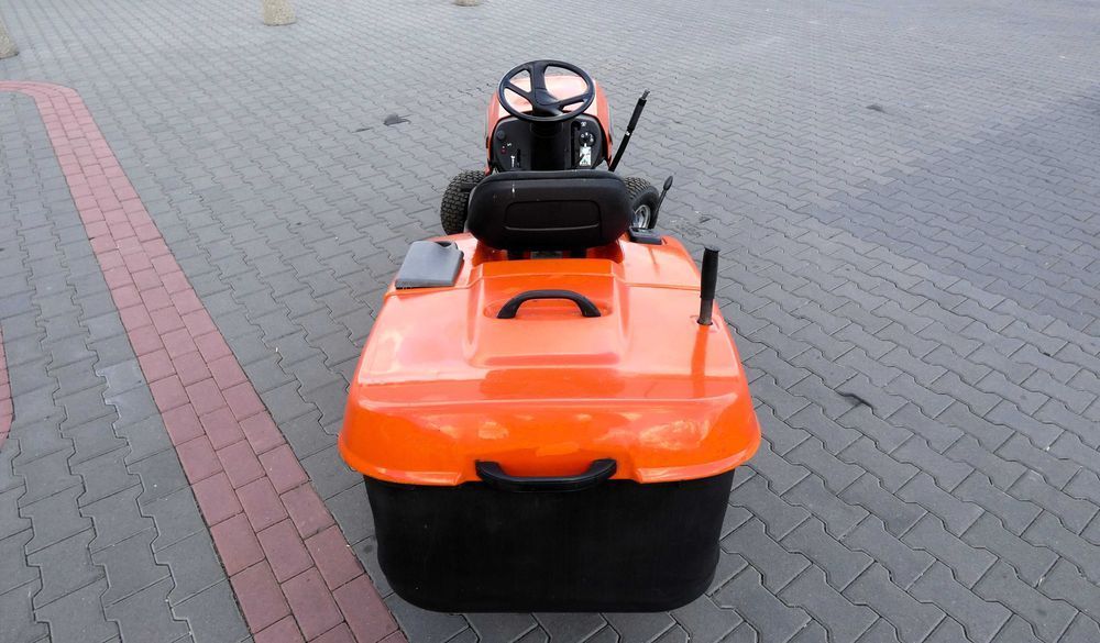 Traktorek kosiarka Husqvarna CTH141 B&S (150503.5) - Baras