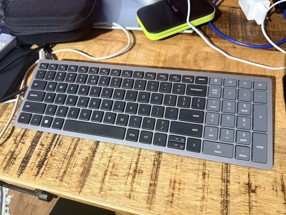 Dell KM7120W bluetooth klawiatura bezprzewodowa biurowa