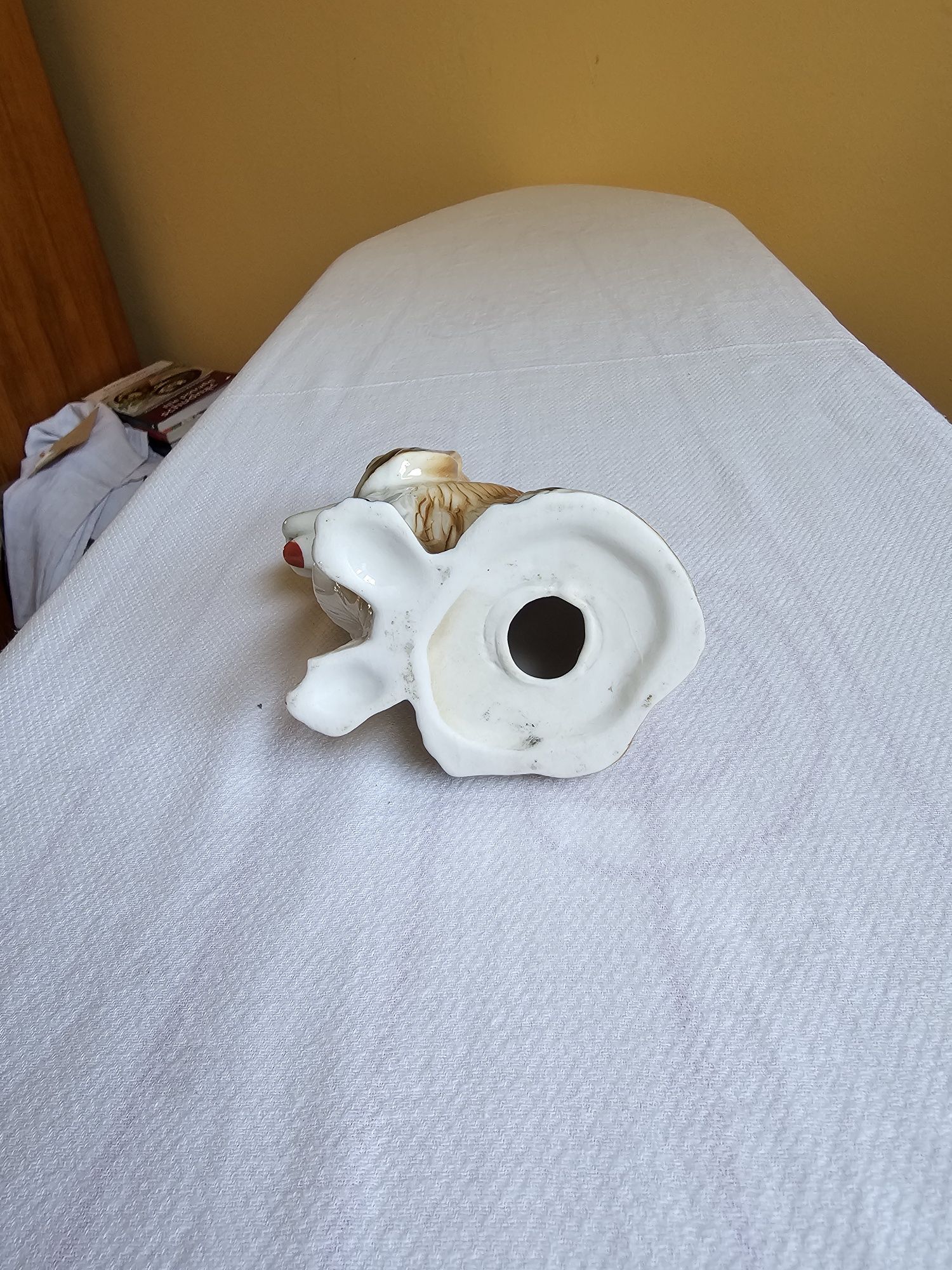 Porcelana figurka psa.