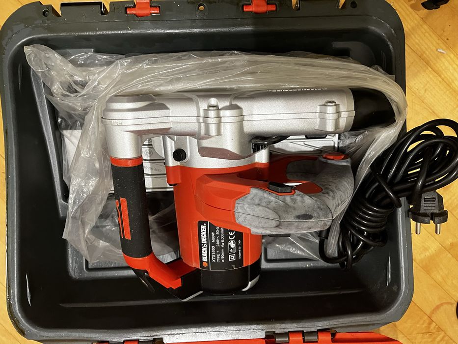Циркулярная пила Black & Decker XTS1660KA (1600W) + кейс