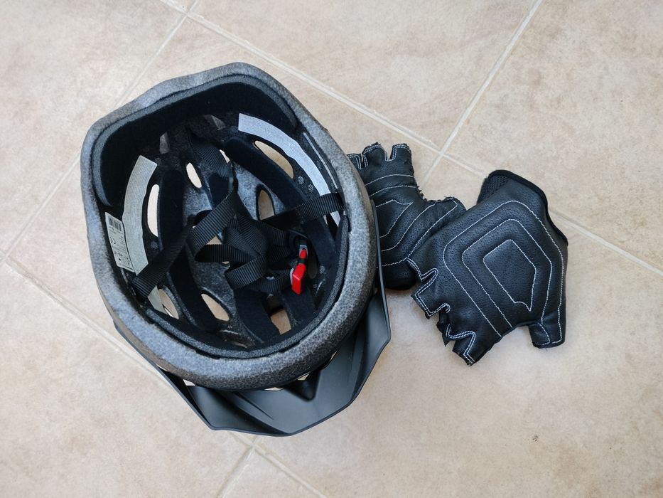 Capacete Bicicleta ROCKRIDER, cor preta, 53cm - 57cm