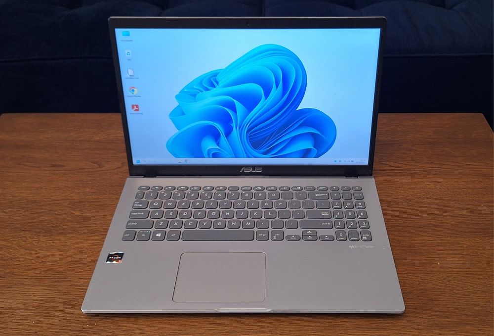 ASUS VivoBook 15 Ryzen R5-3500U/8GB RAM/256 SSD M.2/WIN 11 + torba