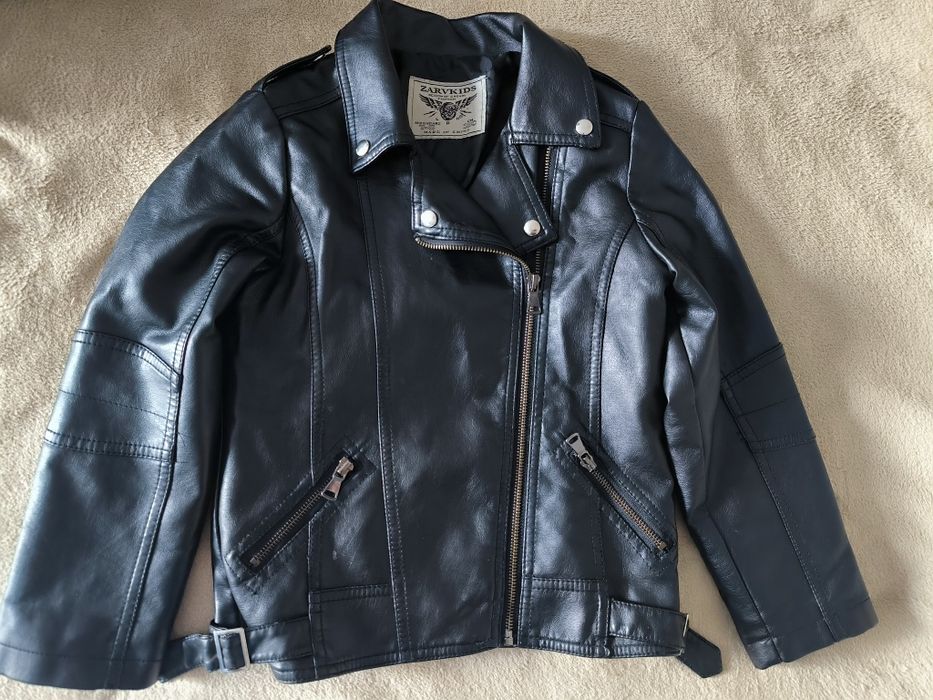 Продам курточку для дівчинки