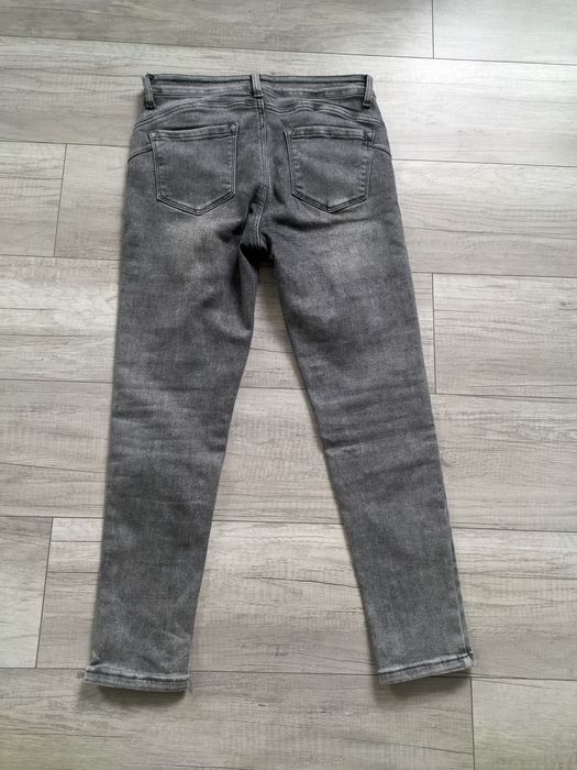 Джинси жіночі нові розмір L.