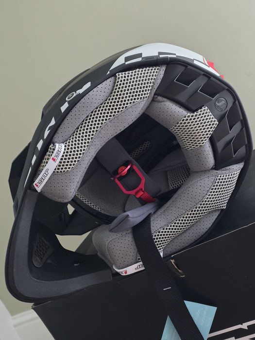 кроссовый шлем Just1 J18 Old School Black