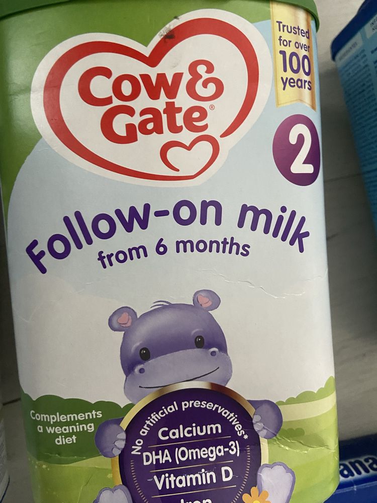 Продам молочную смесь Cowe Gate 2