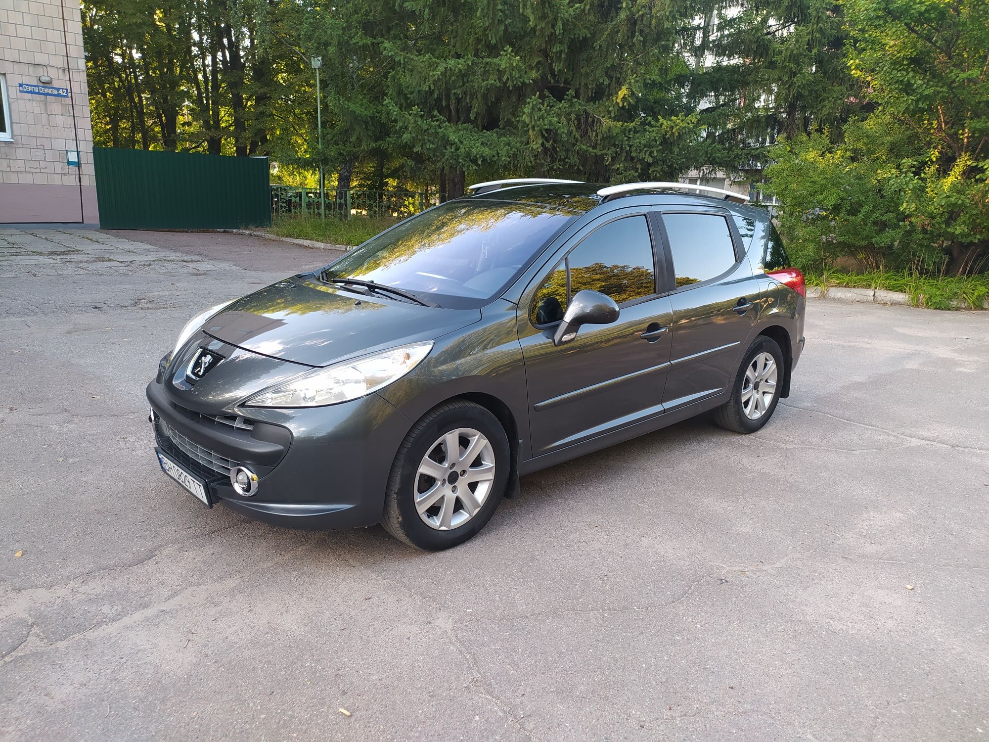 Продам Peugeot 207 sw 1.6 бензин