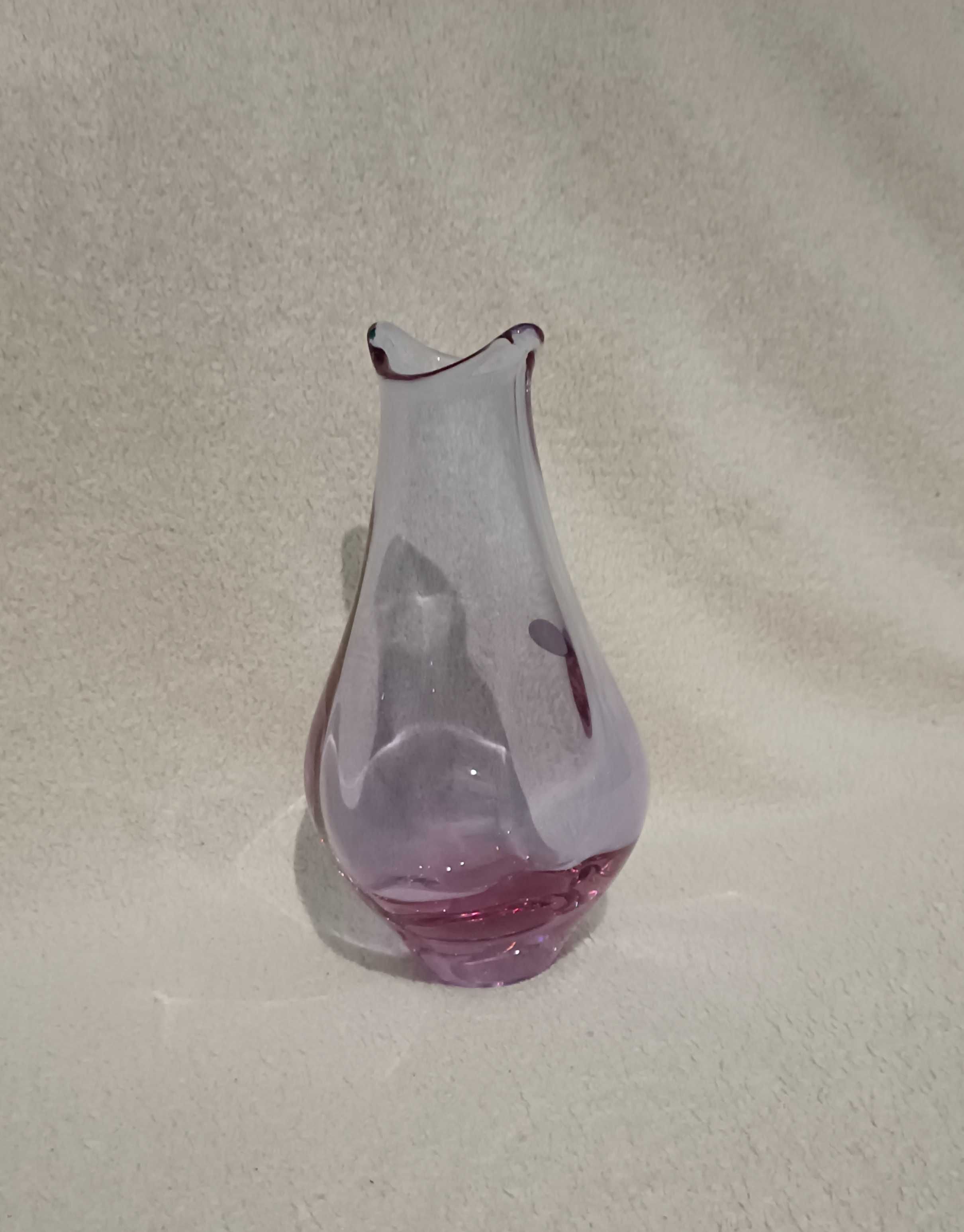 Wazon szklany, różowy, Czechosłowacja, Klinger
