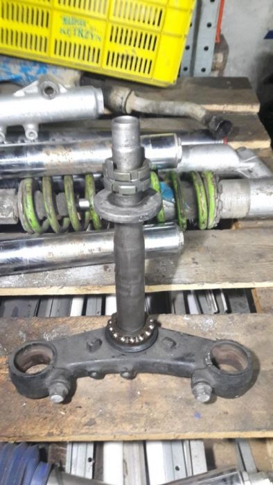 polka dolna z trzpieniem mocowania supermoto Yamaha dt 125 re SM