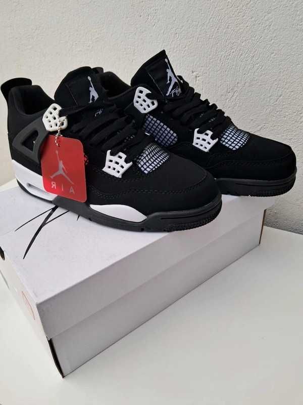 Jordan 4 Retro White Thunder R.39