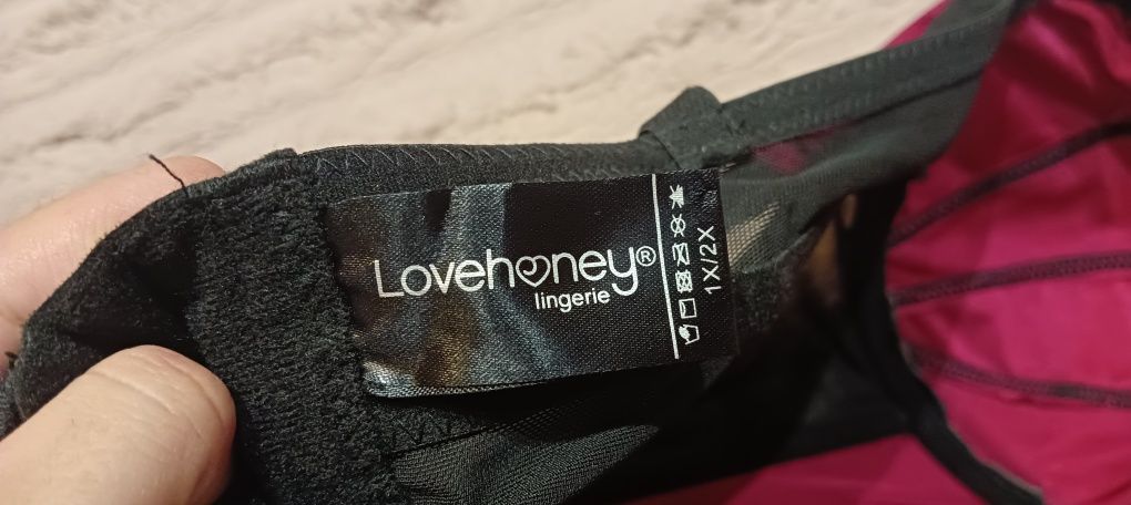 Gorset  lovehoney seksowna koszulka z pasem do pończoch