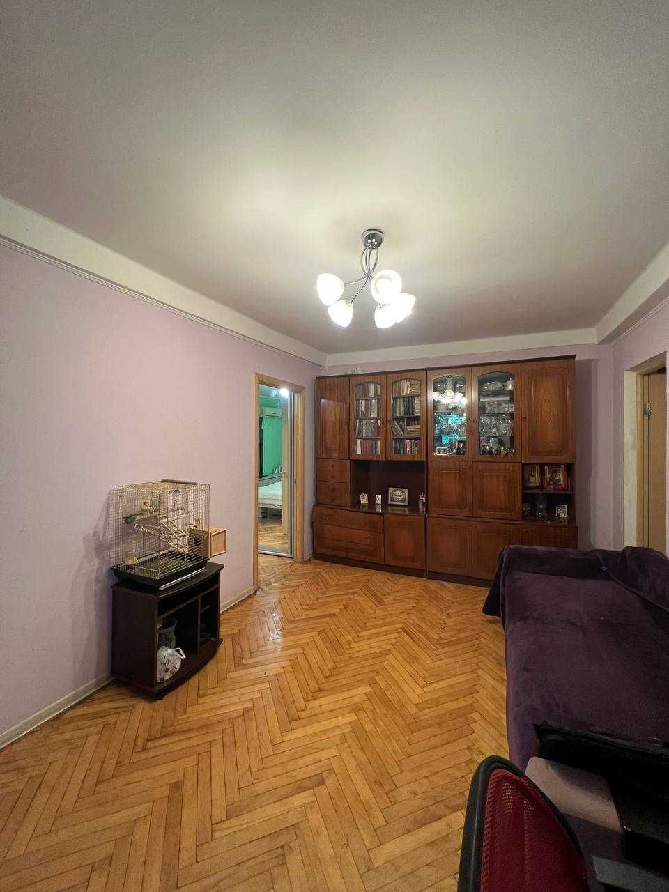 Простора 3-кімнатна Деснянський район, 2/9 поверх, 61 м² вул. Поповича