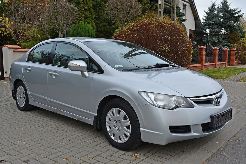 Honda Civic 1.8 140KM • Sedan • Polski Salon • 1 Właściciel