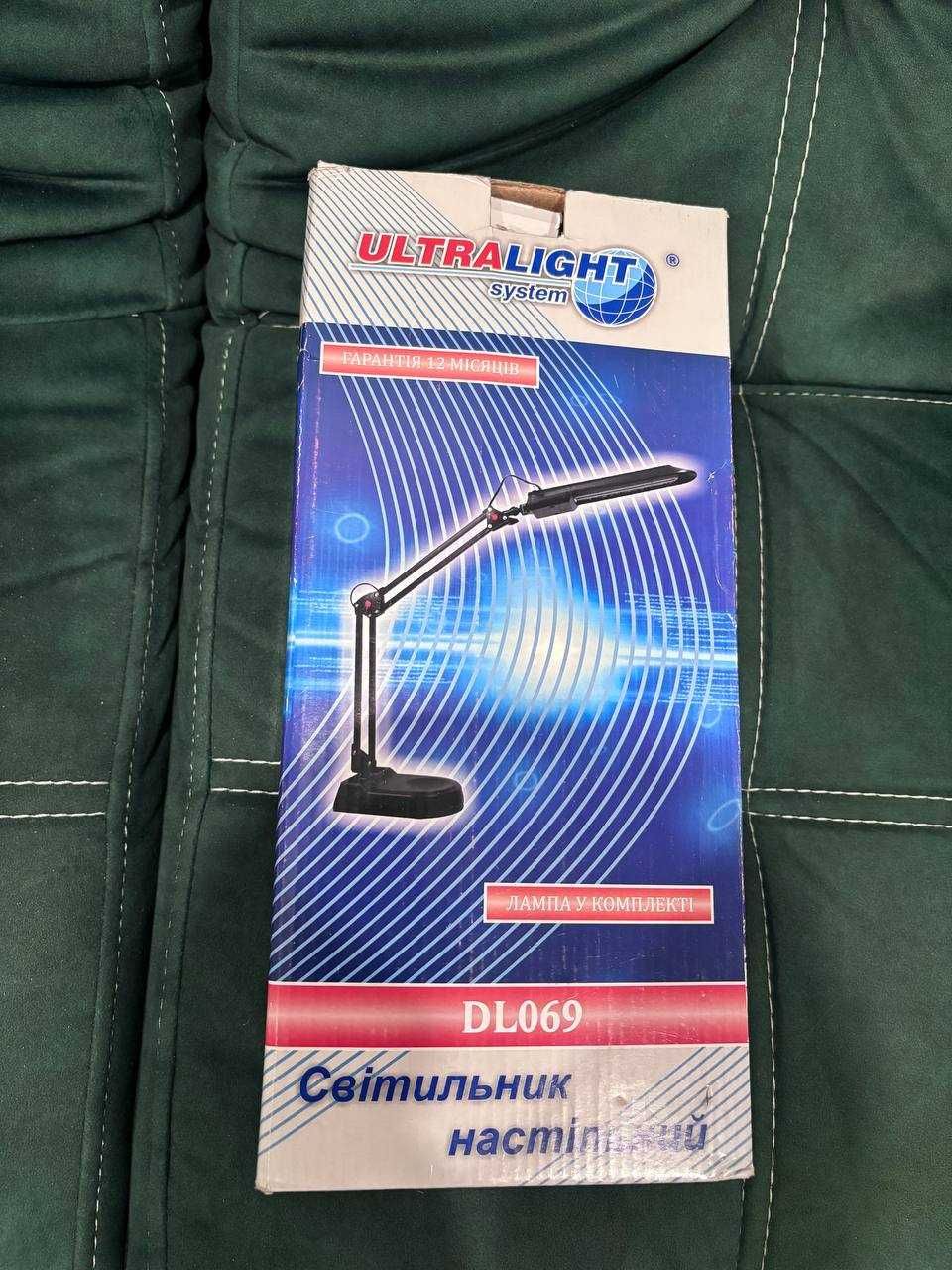 Продам нову настільну лампу