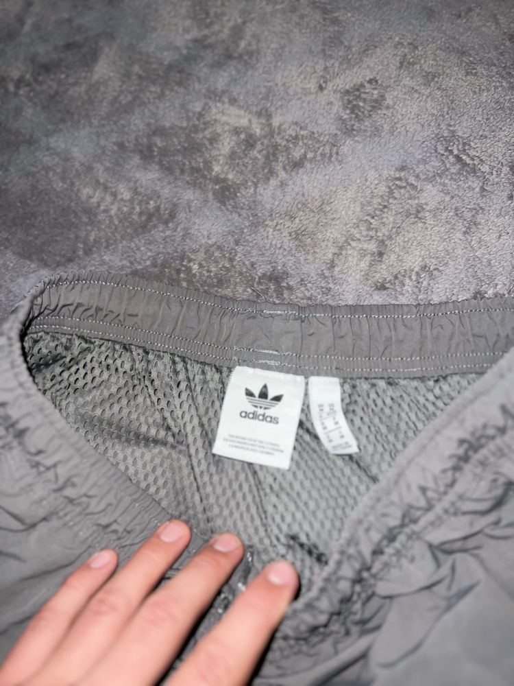 нейлоні шорти adidas