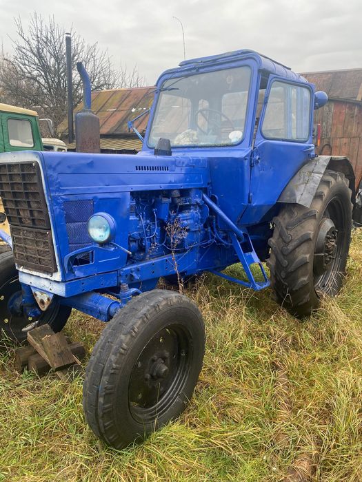 Трактор  мтз     ////