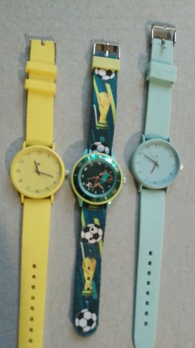 Продам годинник на батарейки