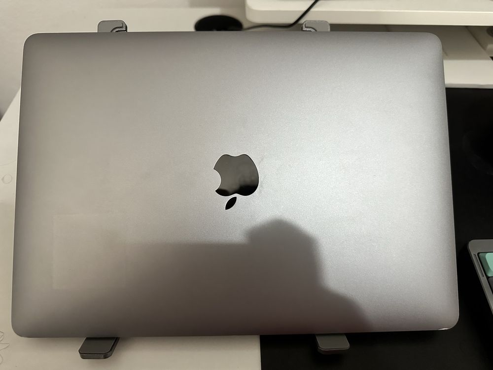 MacBook Pro i7 16GB 512GB Touchbar 13.3” - Mid 2020 - Estado Impecável