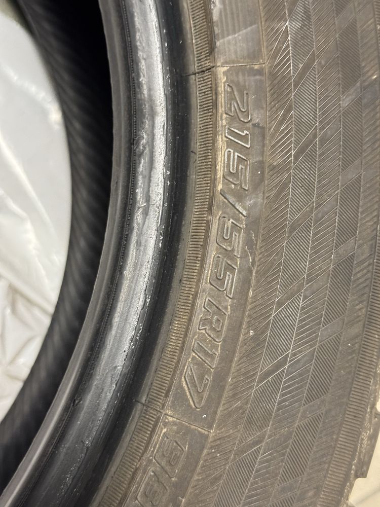 Zimowe opony Yokohama Bluearth V905 215/55 R17