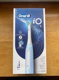 Зубна щітка Oral b iO series 3