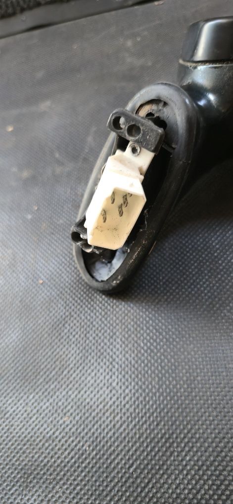 Lusterko Elektrycznych Prawe Audi 80 B4 LY6P