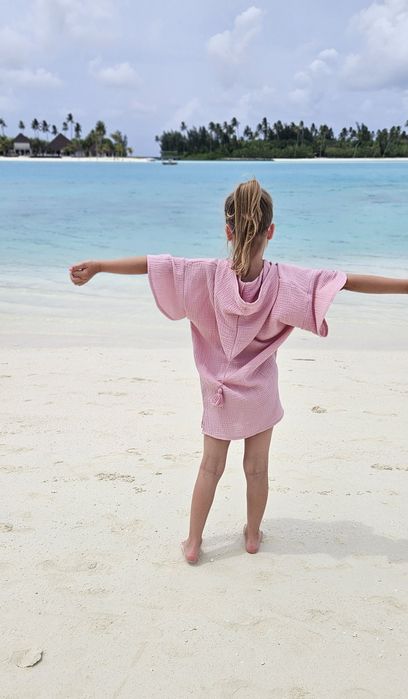 Ponczo  plażowe  kąpielowe róż  r 116/122 wyprz.