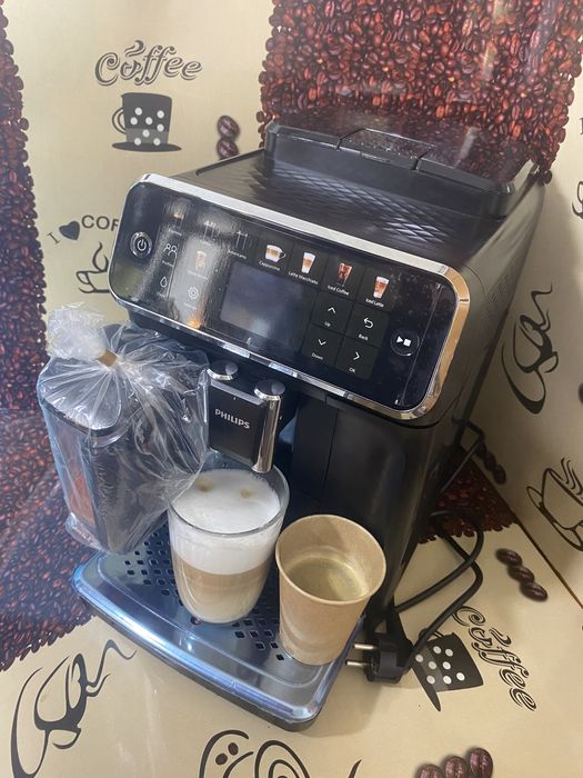 Кавомашина, кофемашина , кавоварка Philips LatteGo 5500