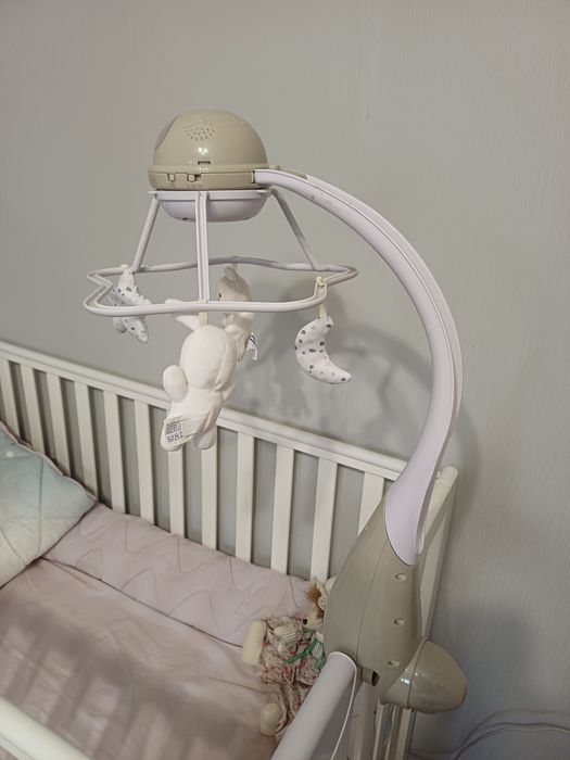 Мобіль chicco з проектором