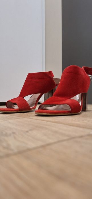 Sandałki na słupku Lasocki 38