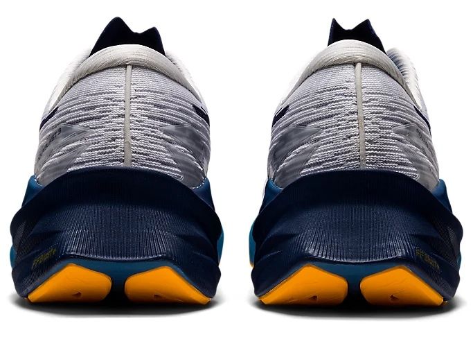 Розпродаж залишків Asics Novablast 3 Кроси Асікс Літні кросівки