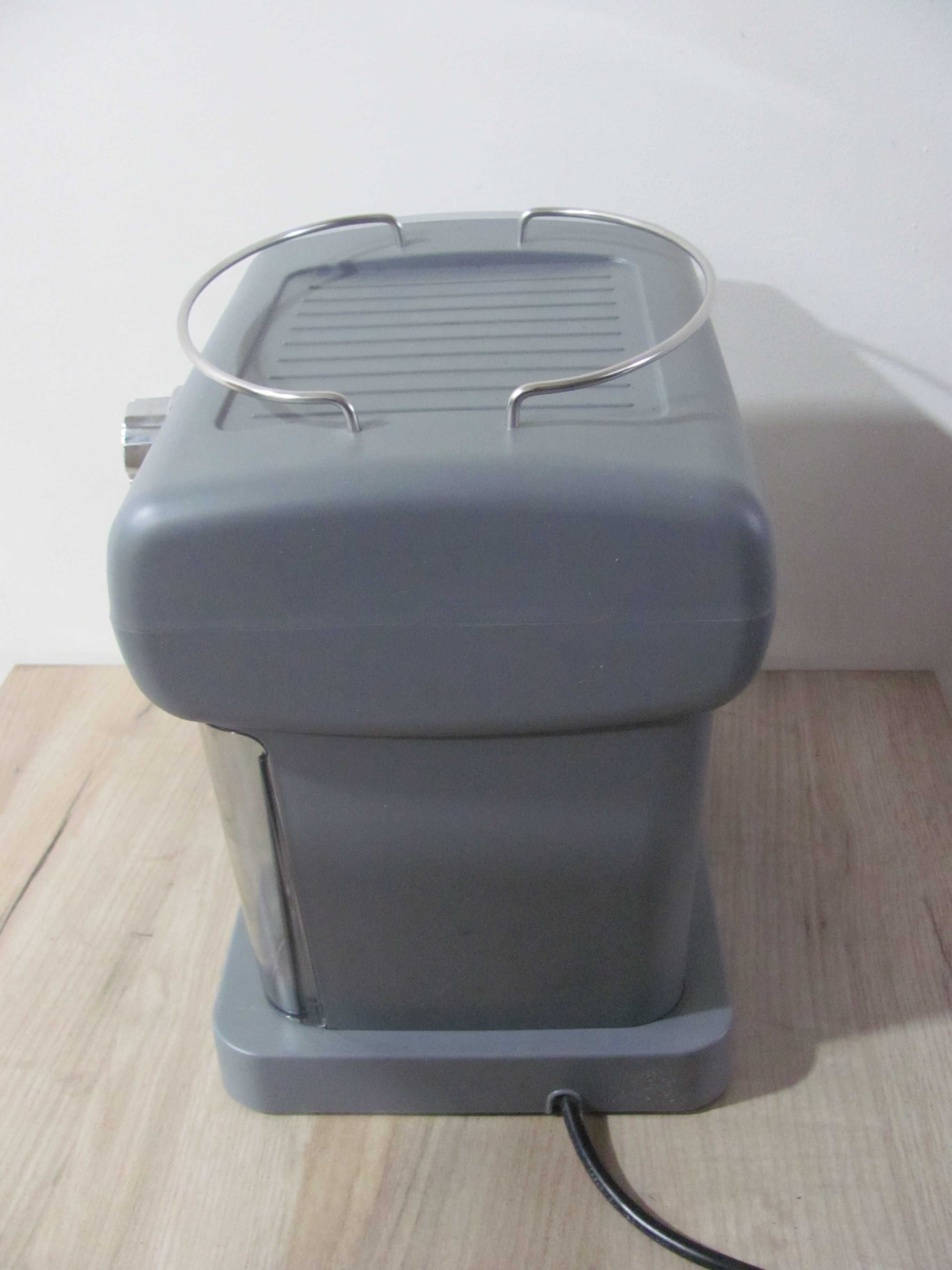 Ekspres do kawy ciśnieniowy SILVERCREST SEM 1050 A1