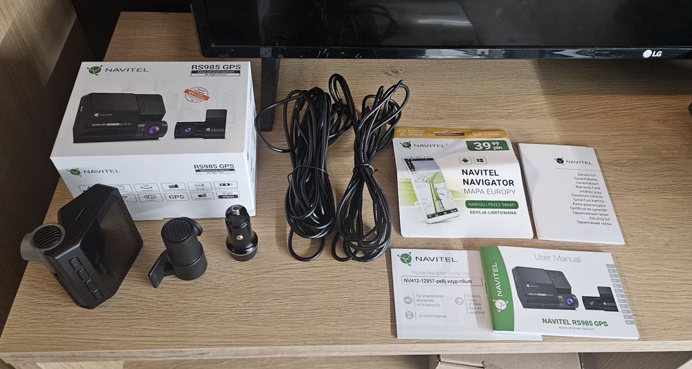 Kamerka samochodowa wideorejestrator navitel rs985 GPS