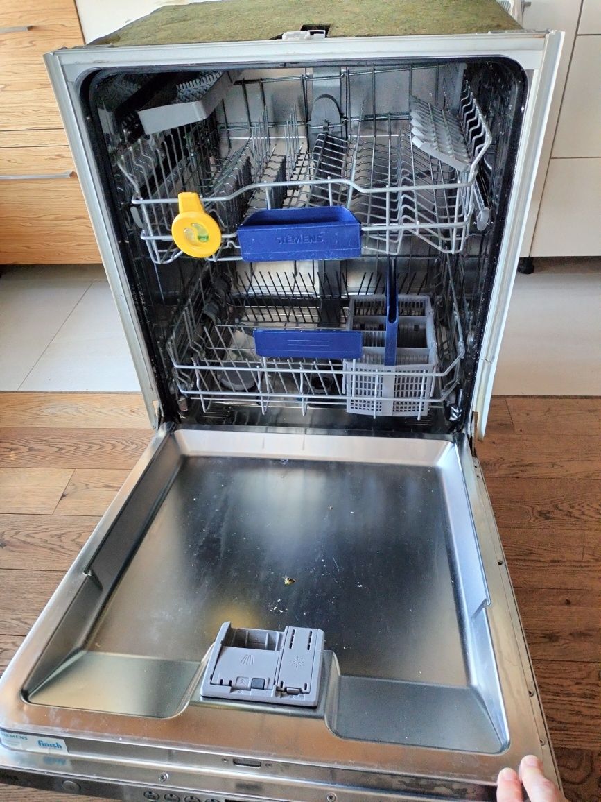 Zmywarka SIMENS SN64M060EU/65 błąd E-09.