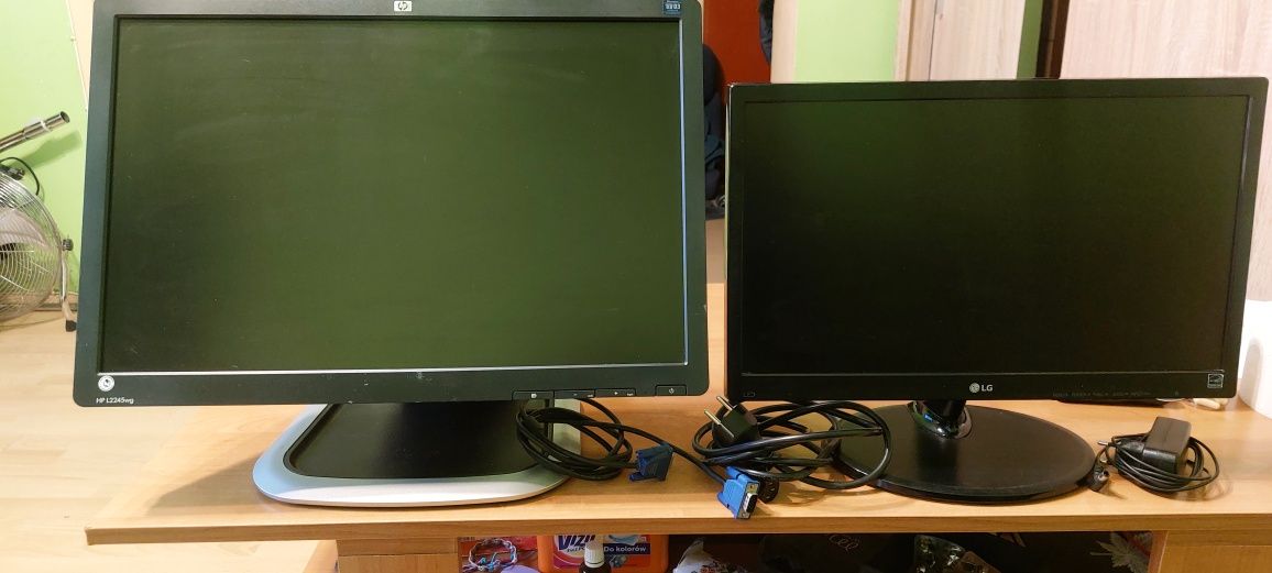 2 sprawne monitory hp 22 całe LG 19 cali